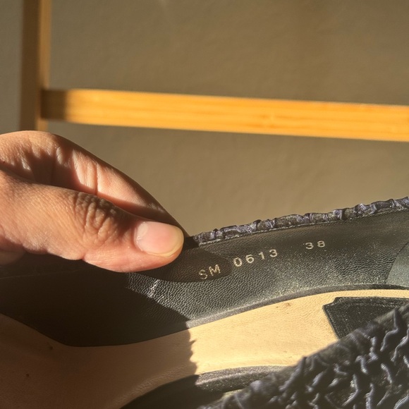 100% Authentic Christian Dior  Two Flower Textured Velvet Satin Pointed  Pumps - Picture 8 of 9